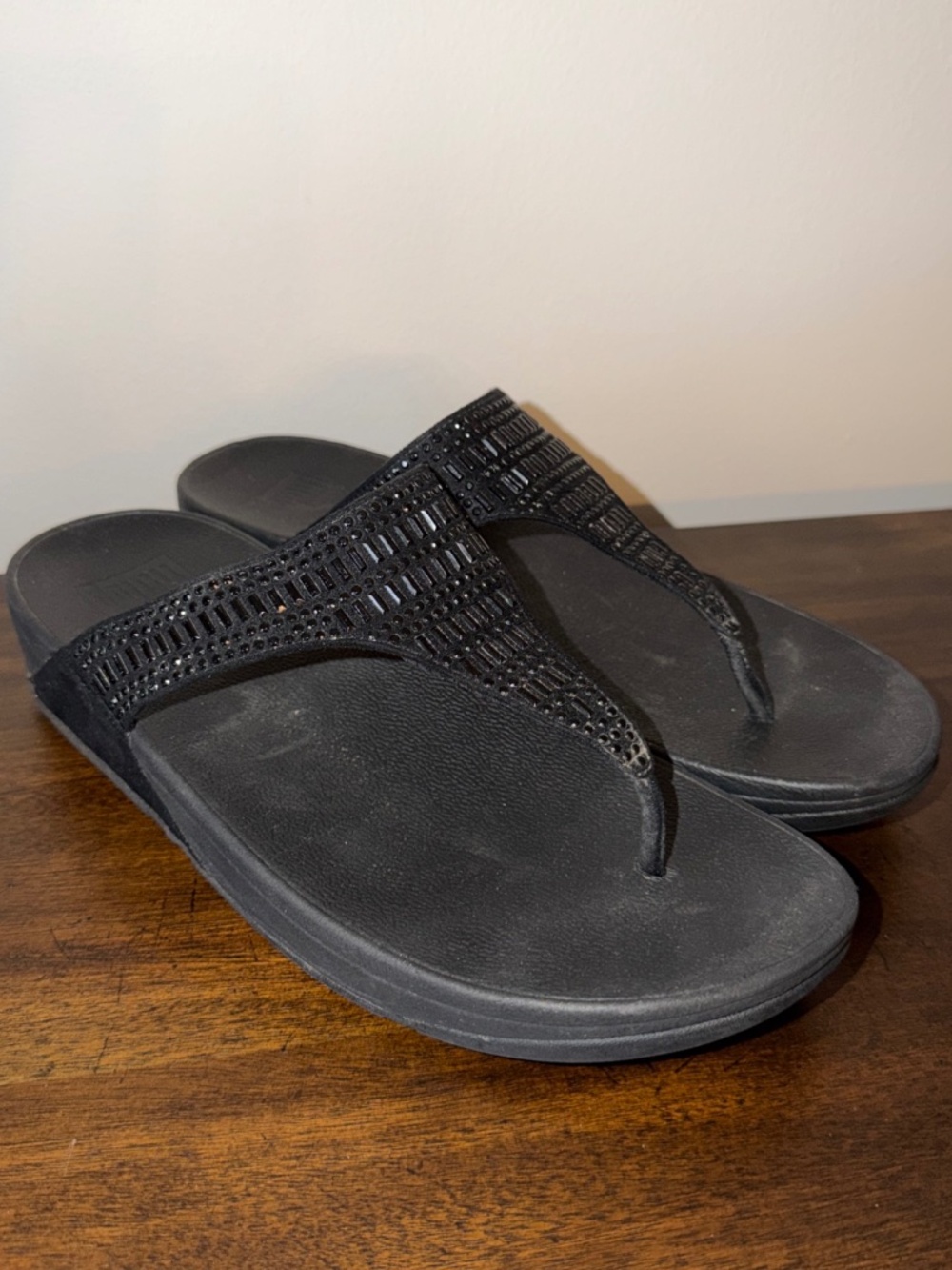 FitFlop Incastone Black Bling Thong Sandals Women's Size 10 Comfort Casual